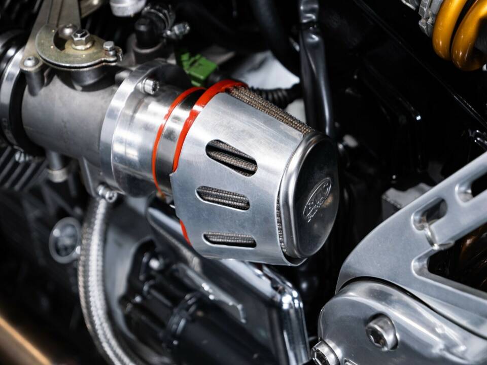 Image 27/50 de Moto Guzzi Daytona RS (1998)