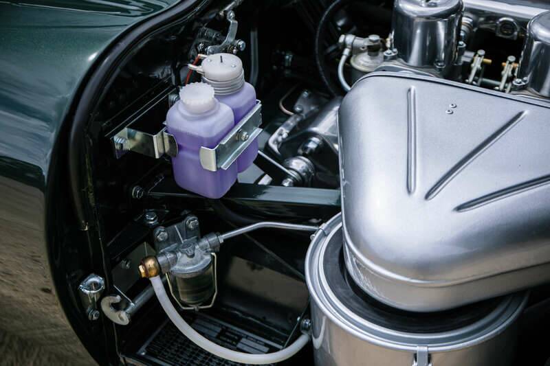 Image 13/36 de Jaguar E-Type (1967)