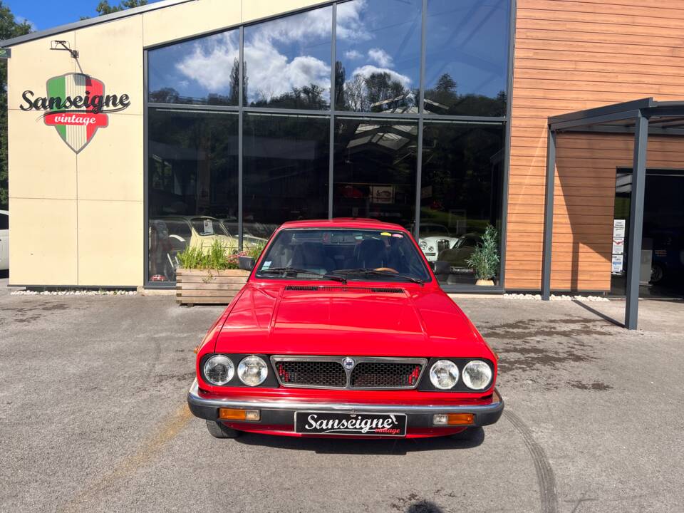 Immagine 2/18 di Lancia Beta Coupe 2000 (1985)