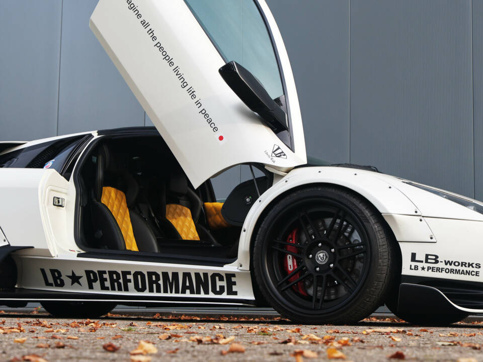 Afbeelding 34/82 van Lamborghini Murciélago (2002)