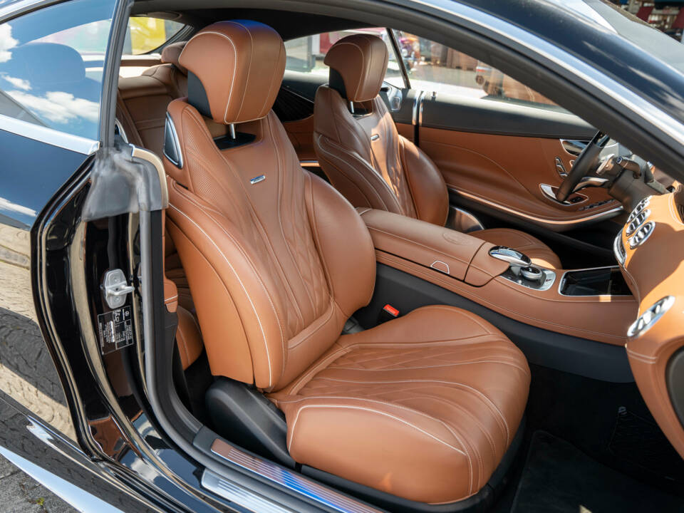 Image 19/25 of Mercedes-Benz S 65 AMG Coupé (2015)