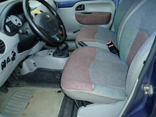 Bild 8/12 von Renault Kangoo 1.6 16V 4x4 (2002)