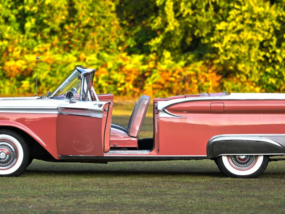 Bild 31/50 von Ford Fairlane 500 Skyliner (1959)