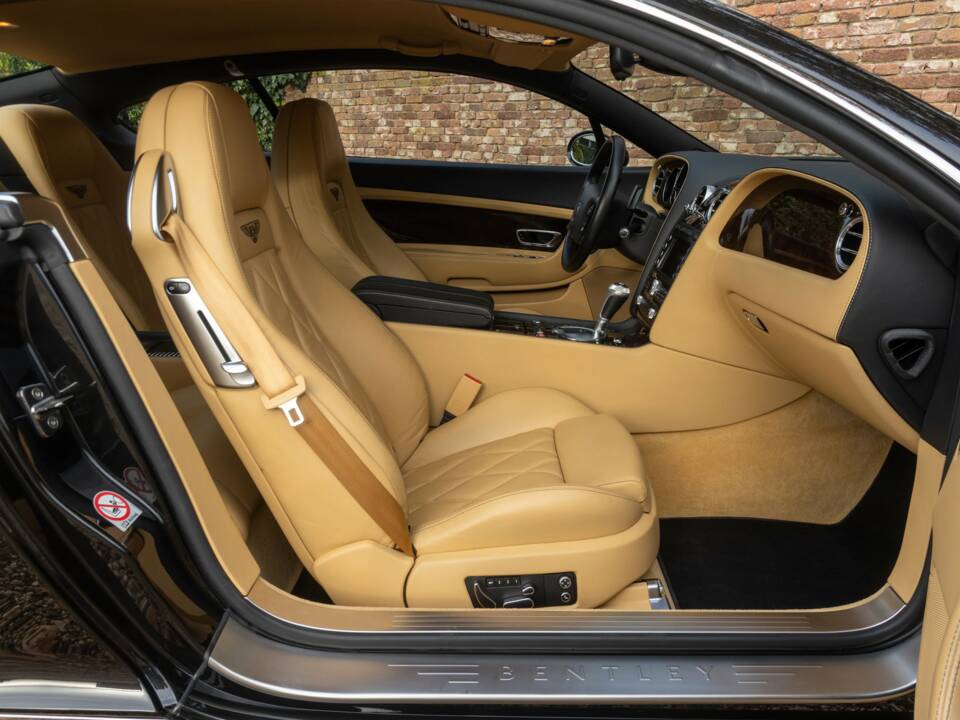 Bild 43/50 von Bentley Continental GT (2006)