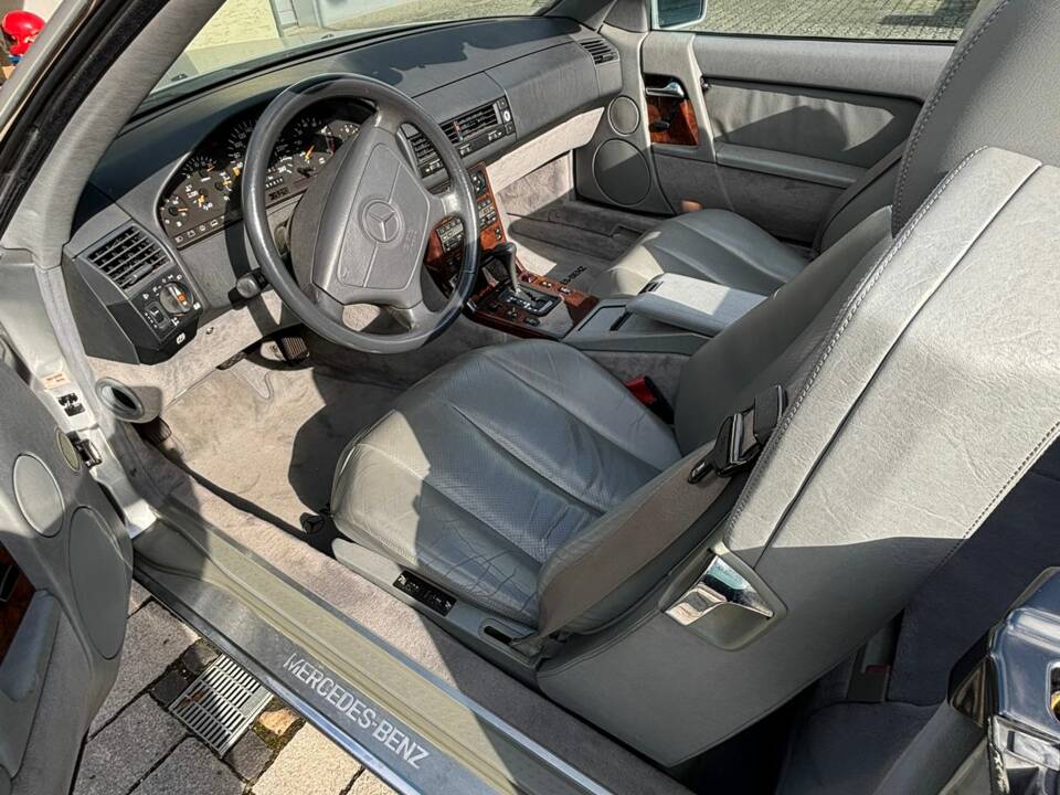 Imagen 4/7 de Mercedes-Benz 300 SL-24 (1992)