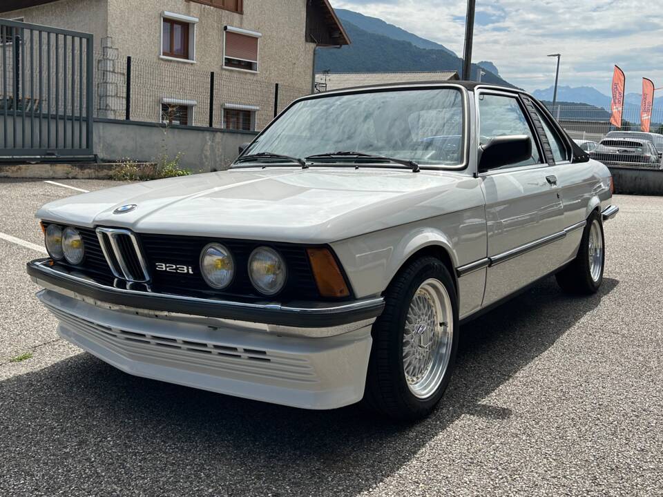 Image 2/7 de BMW 323i Baur TC (1980)