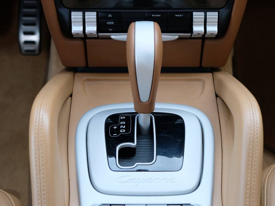 Immagine 62/70 di Porsche Cayenne S (2007)