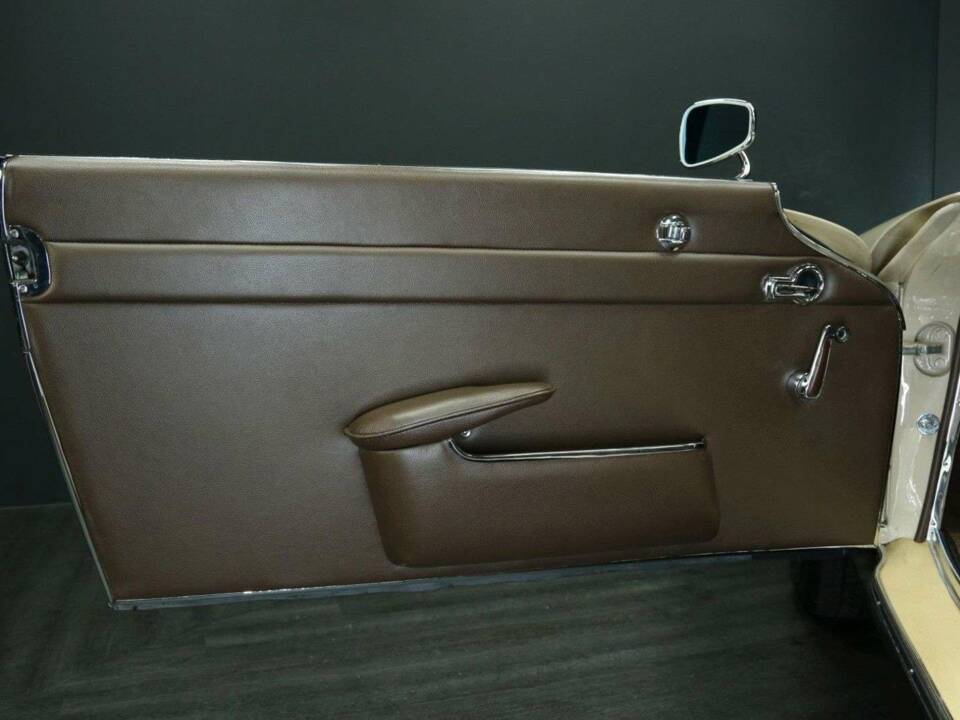 Image 11/50 of Mercedes-Benz 230 SL (1967)