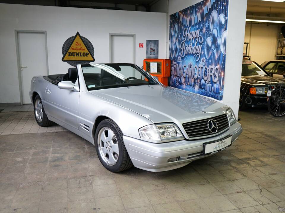Image 2/33 of Mercedes-Benz SL 500 (2001)