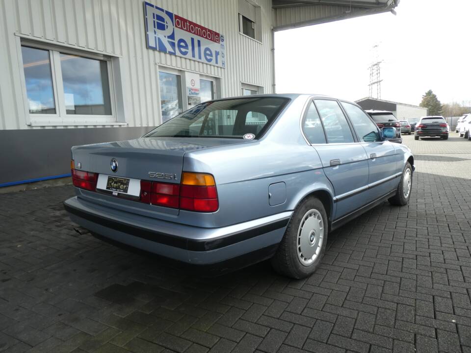 Image 4/16 of BMW 525i (1990)