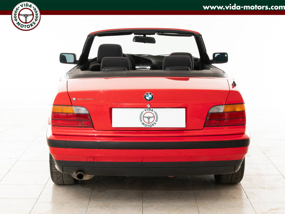 Immagine 4/20 di BMW 318i (1994)