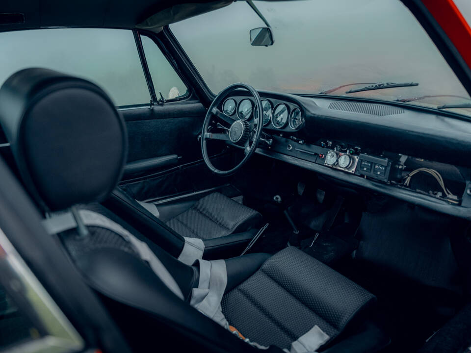 Image 56/63 of Porsche 911 R (1967)