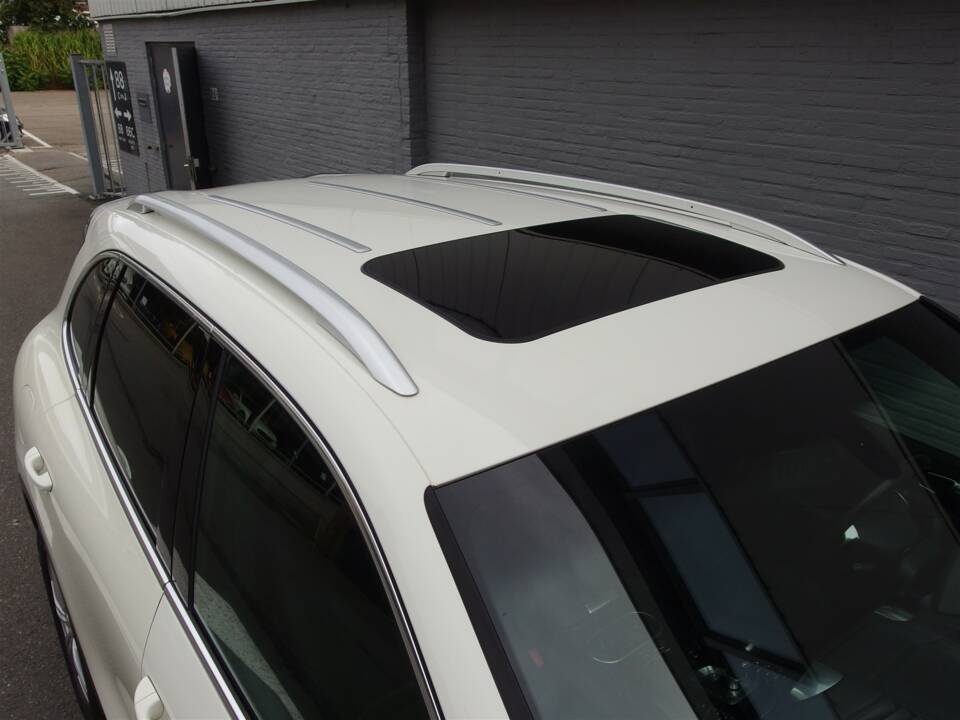 Bild 41/99 von Porsche Cayenne S (2010)