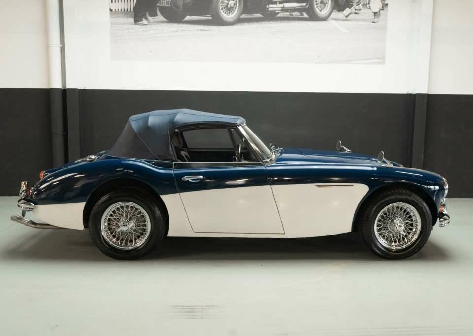 Image 4/50 of Austin-Healey 3000 Mk III (BJ8) (1967)