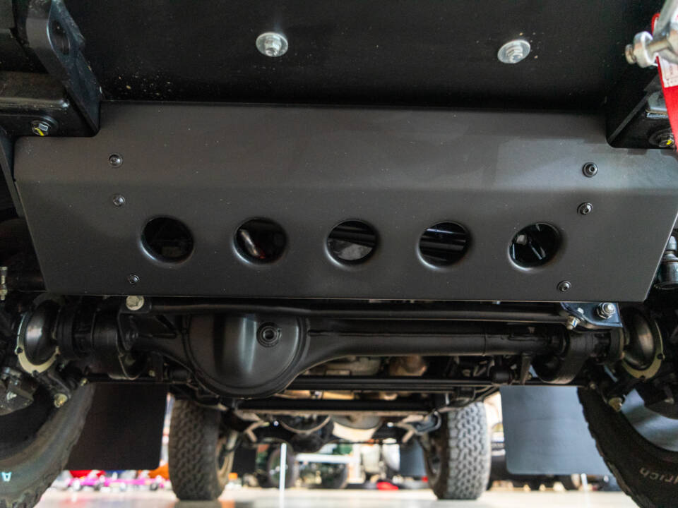 Bild 30/30 von Land Rover Defender 90 Works V8 (2012)