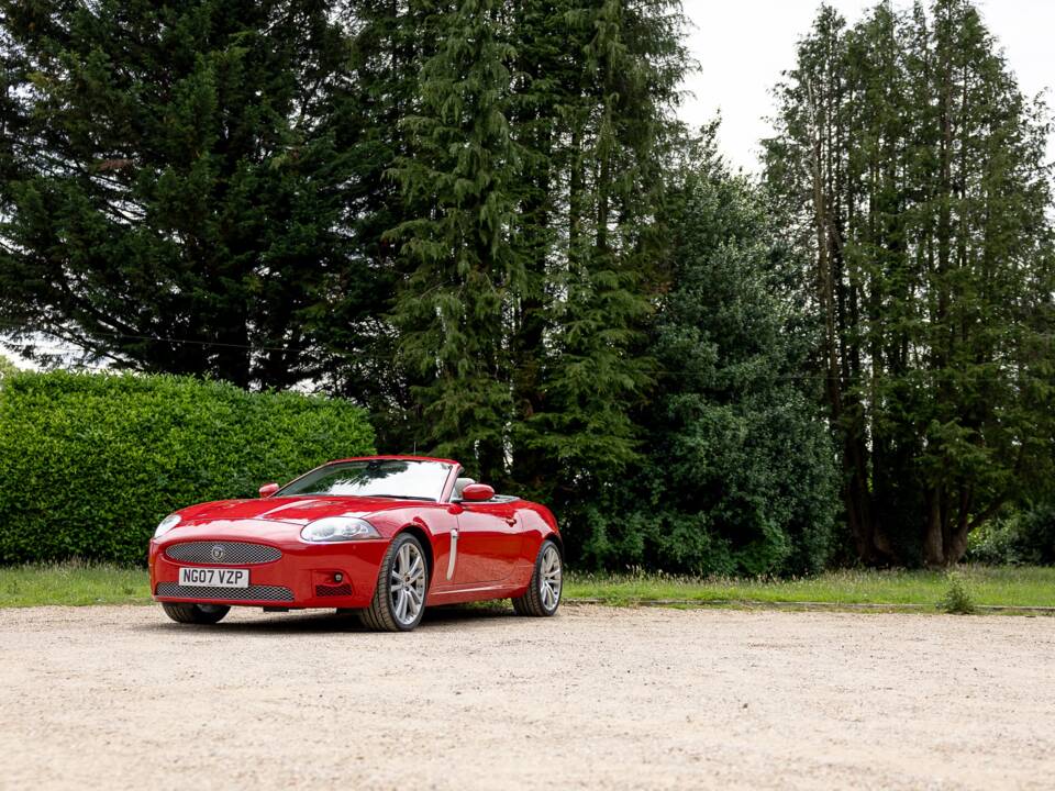 Image 40/50 of Jaguar XKR (2007)