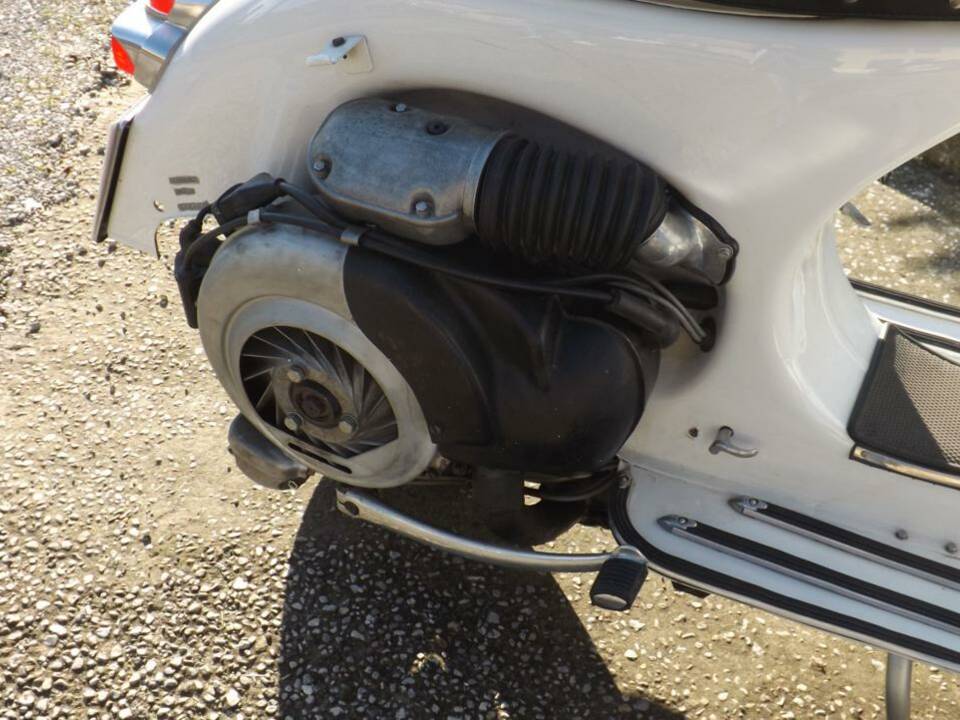 Bild 28/40 von Piaggio Vespa 160 GS (1964)