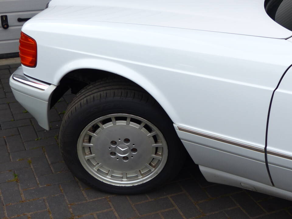 Bild 4/16 von Mercedes-Benz 420 SE (1990)
