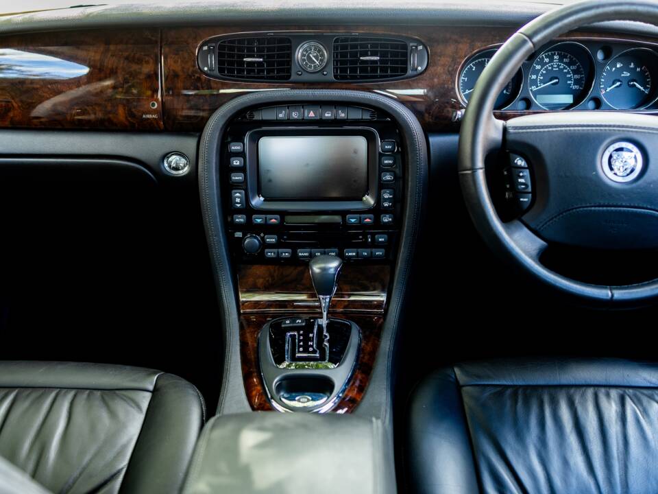 Afbeelding 47/47 van Jaguar XJ 2.7 D (2008)