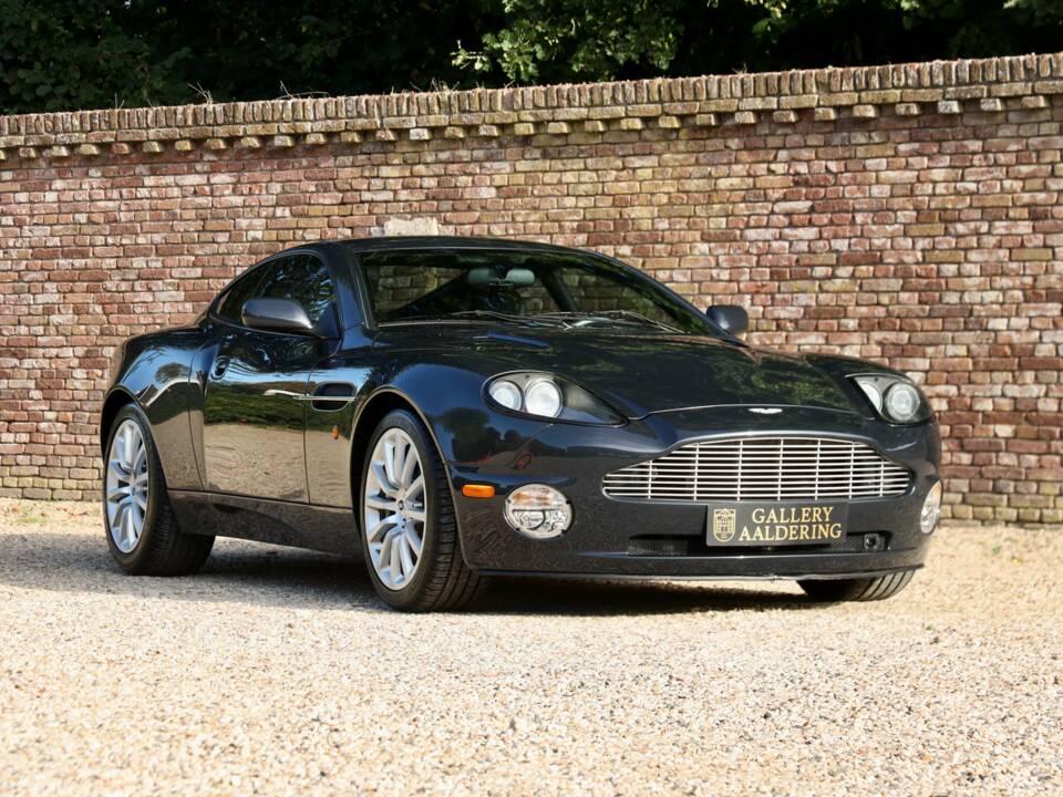 Image 40/50 of Aston Martin V12 Vanquish (2003)