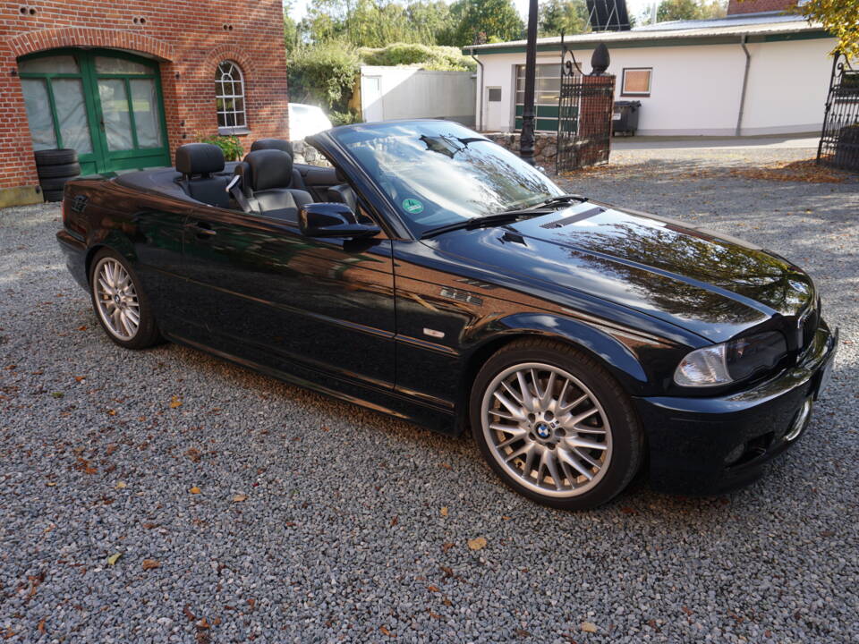 Image 25/30 de BMW 330Ci (2003)