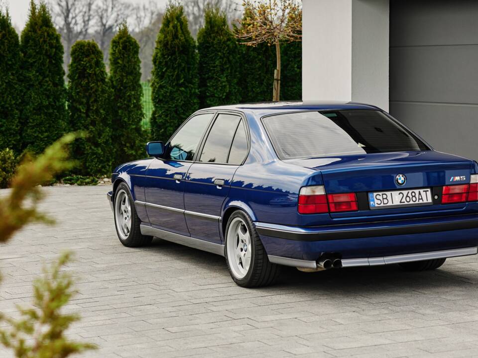 Immagine 25/74 di BMW M5 (1992)