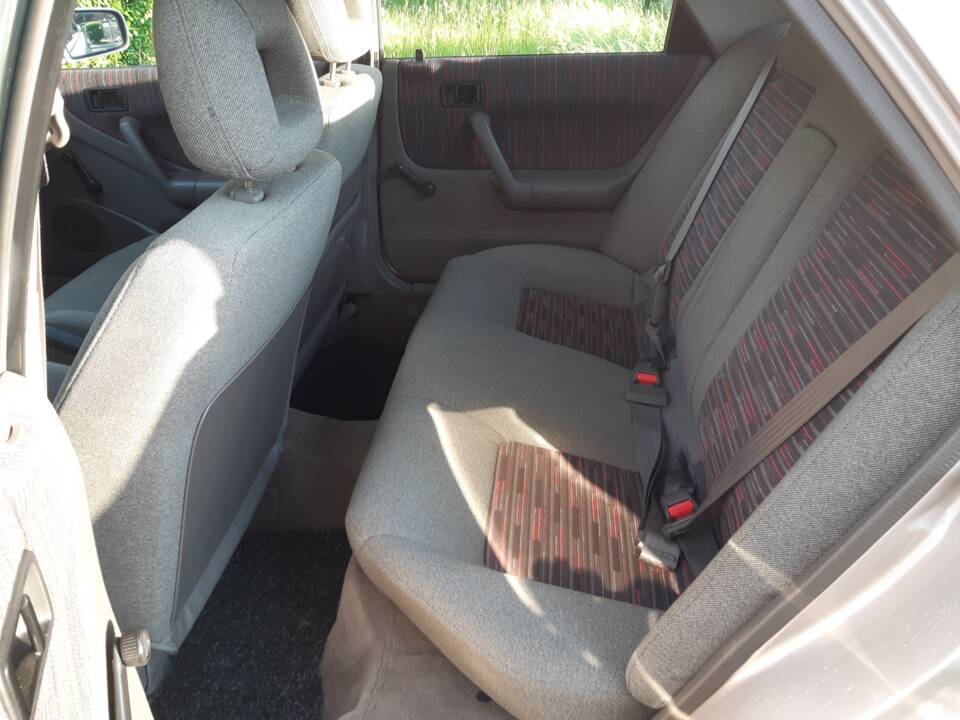 Bild 11/20 von Mazda 323F 1.6 16V (1993)