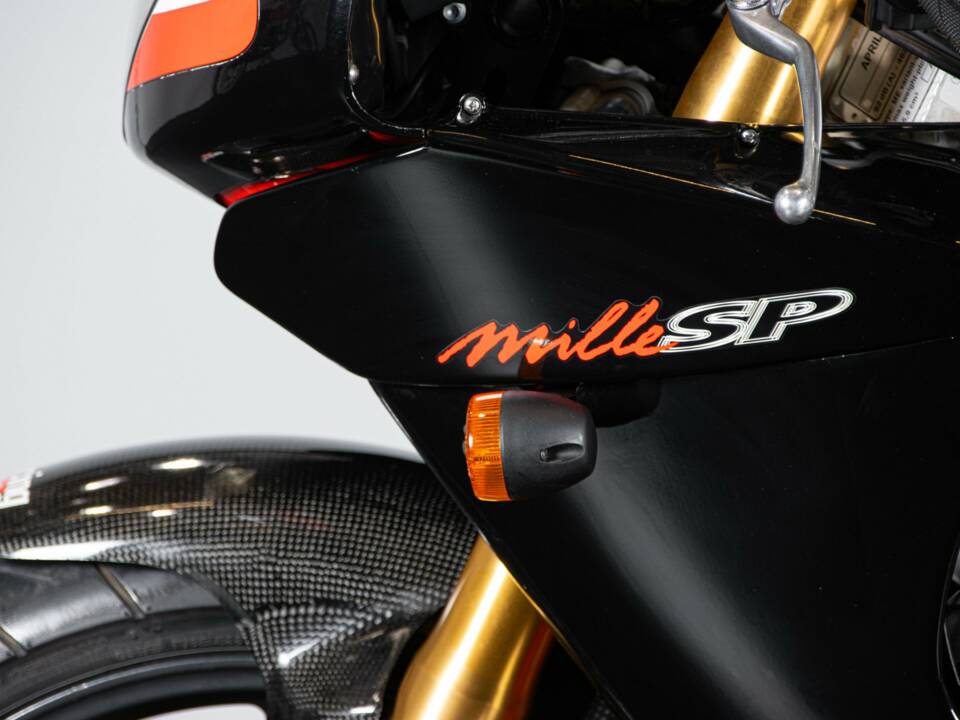 Bild 23/50 von Aprilia RSV 1000 V60 (1999)