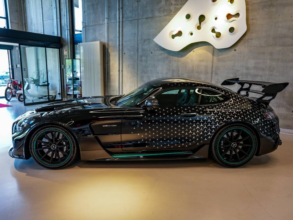 Image 16/25 of Mercedes-AMG GT Black Series "P One Edition" (2021)