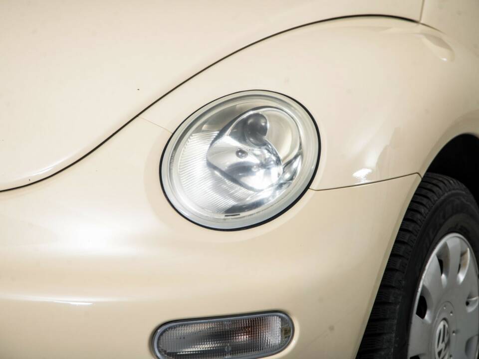 Bild 20/50 von Volkswagen New Beetle 1.6 (2003)