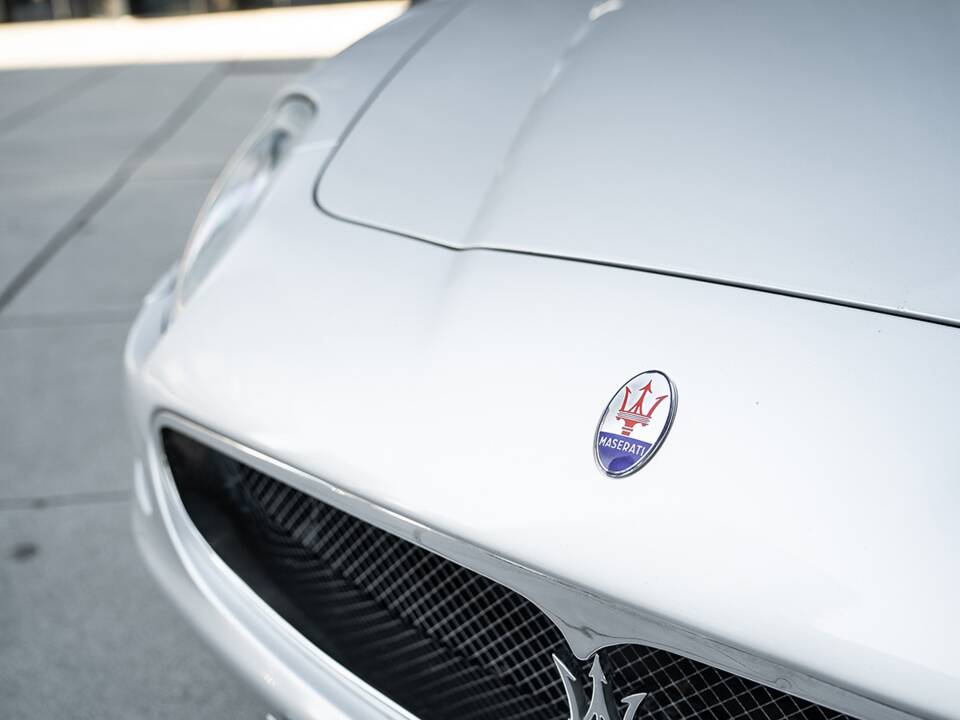 Bild 16/48 von Maserati 4200 (2004)