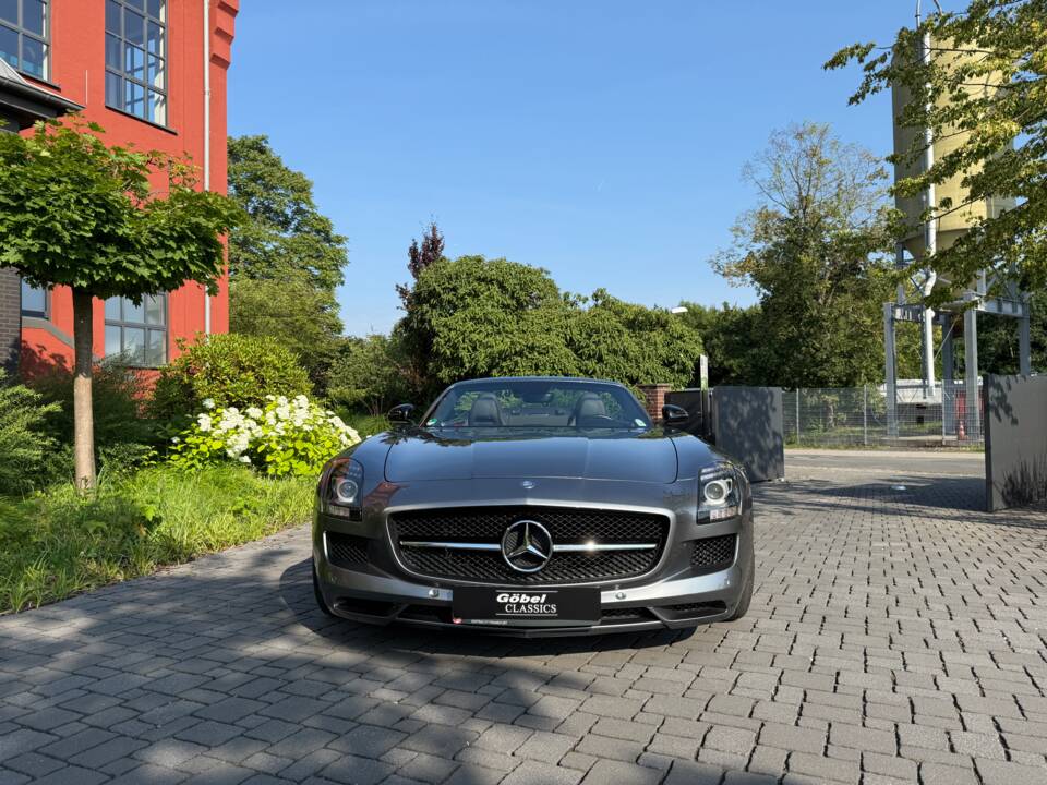 Image 6/40 of Mercedes-Benz SLS AMG GT Roadster (2013)