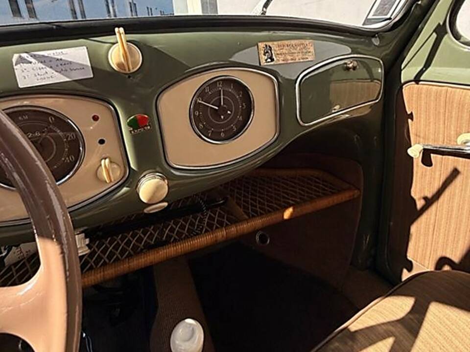 Image 26/49 of Volkswagen Beetle 1100 Standard (Brezel) (1950)