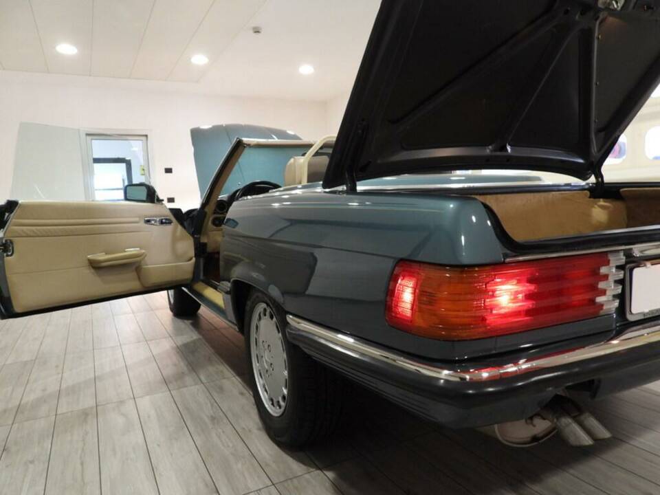 Image 8/10 de Mercedes-Benz 560 SL (1988)