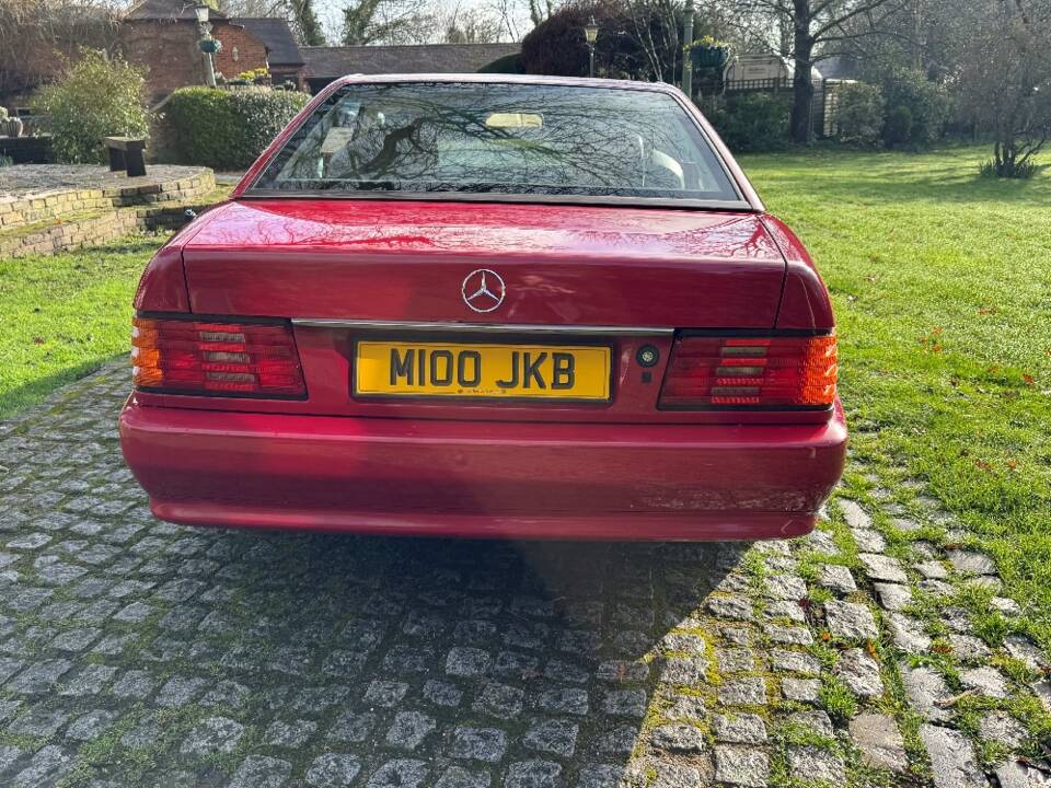 Image 21/30 of Mercedes-Benz SL 280 (1994)