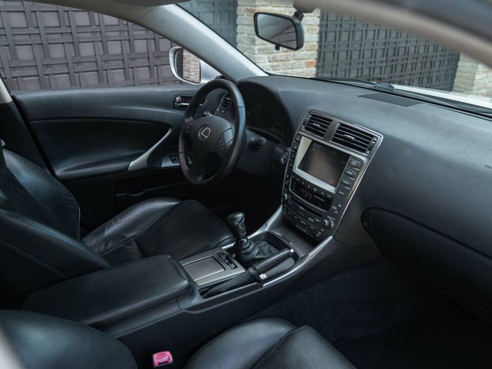 Afbeelding 20/50 van Lexus IS 220d (2006)