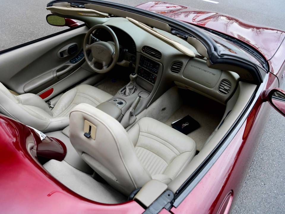 Image 48/50 of Chevrolet Corvette (2004)