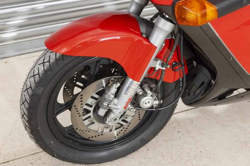 Bild 43/49 von Kawasaki GPz 1000RX (1987)