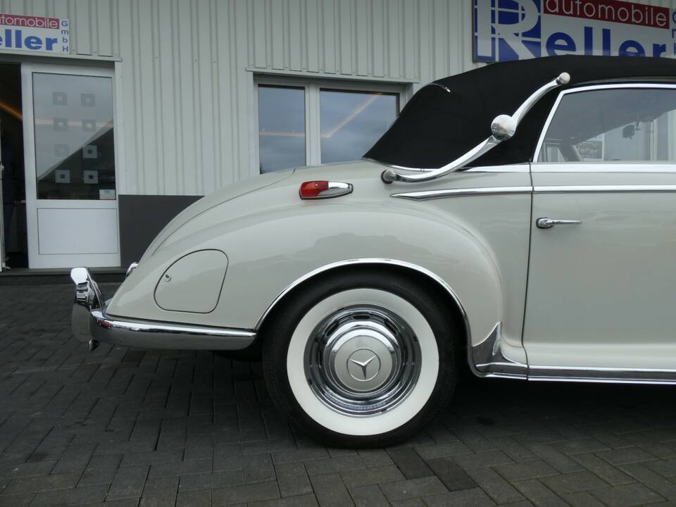 Immagine 28/33 di Mercedes-Benz 300 Sc Cabriolet A (1957)