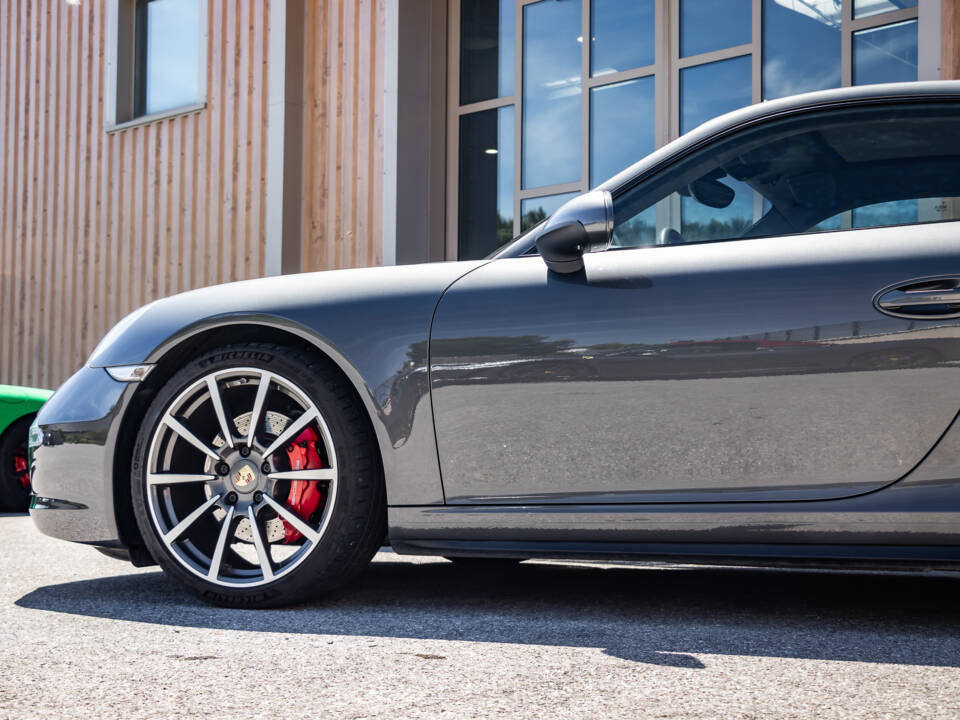 Image 3/50 of Porsche 911 Carrera 4S (2013)