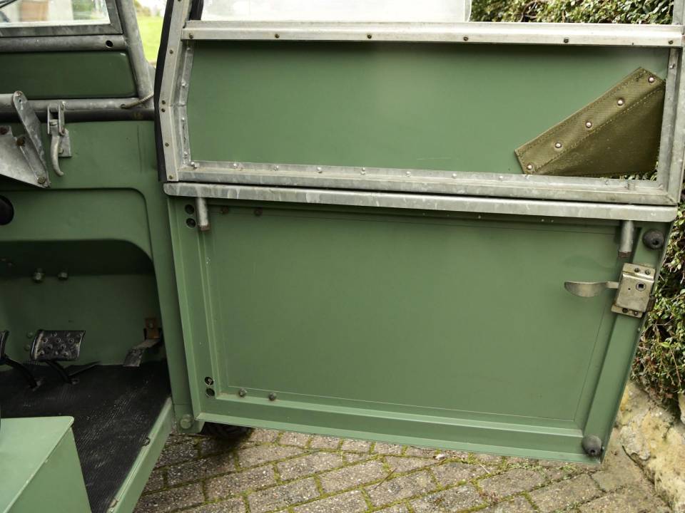 Image 32/44 of Land Rover 80 (1900)