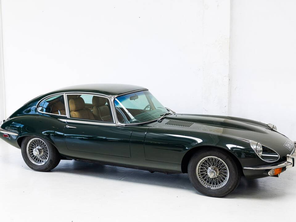 Image 3/26 de Jaguar Type E V12 (2+2) (1971)