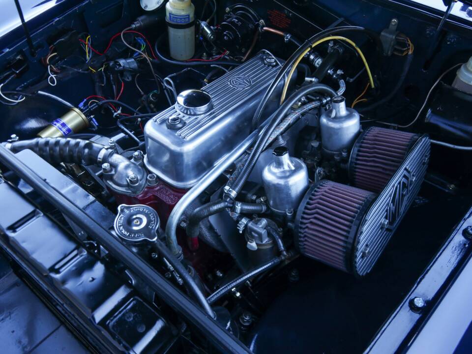 Image 46/50 de MG MGB (1966)