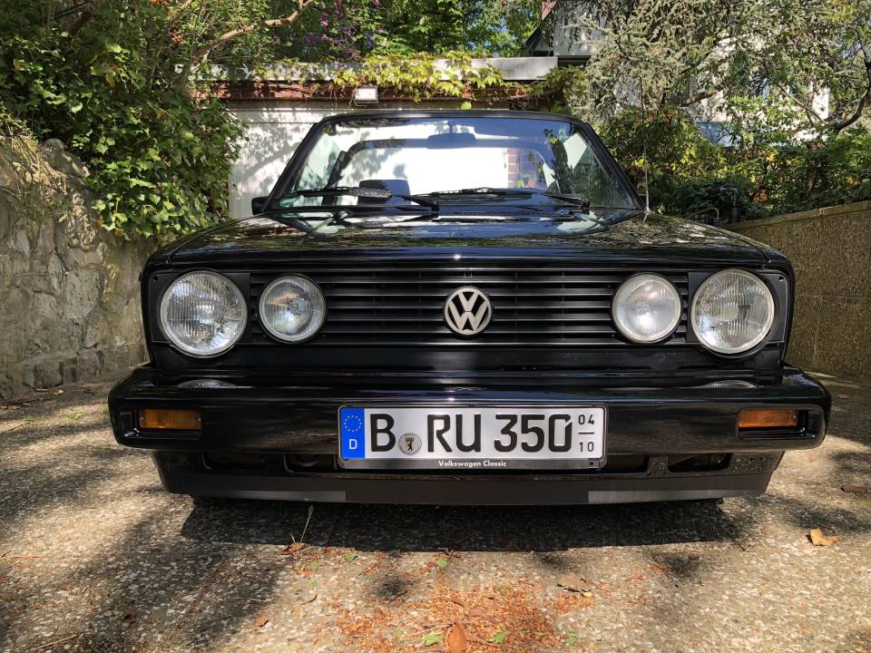 Afbeelding 19/39 van Volkswagen Golf I Cabrio 1.8 (1991)