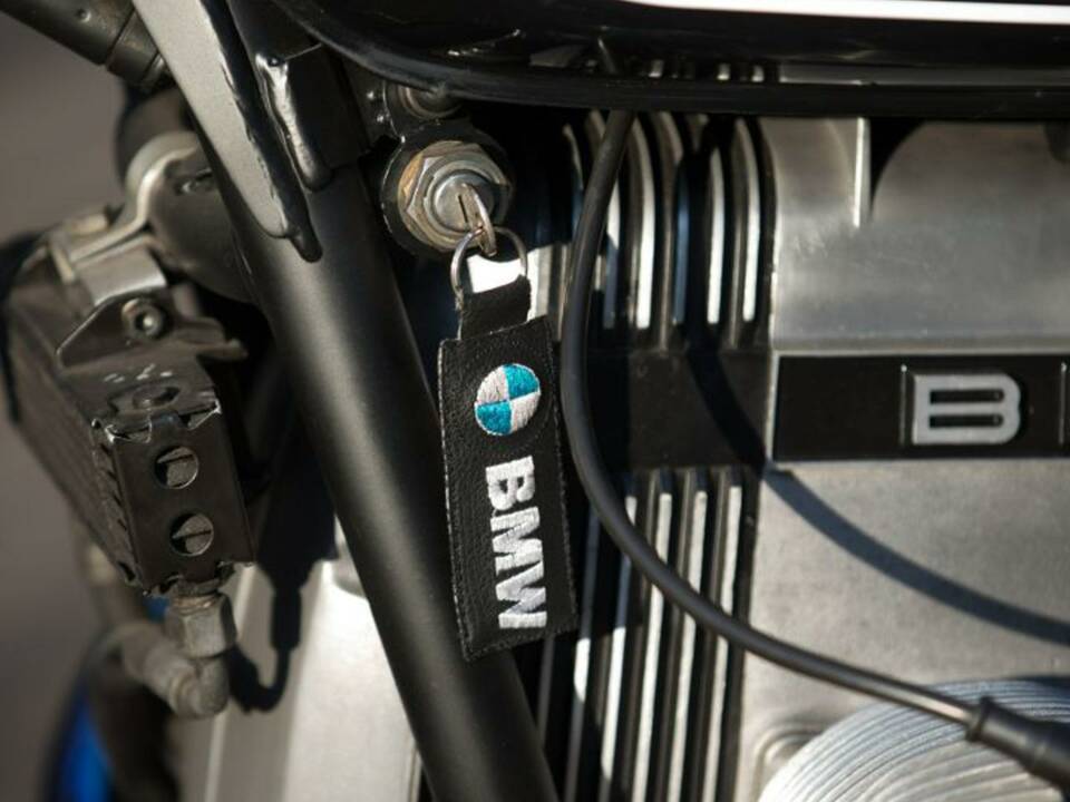 Bild 3/10 von BMW DUMMY (1983)