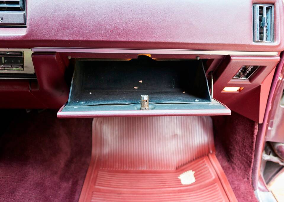 Bild 189/200 von Cadillac Coupe DeVille (1968)