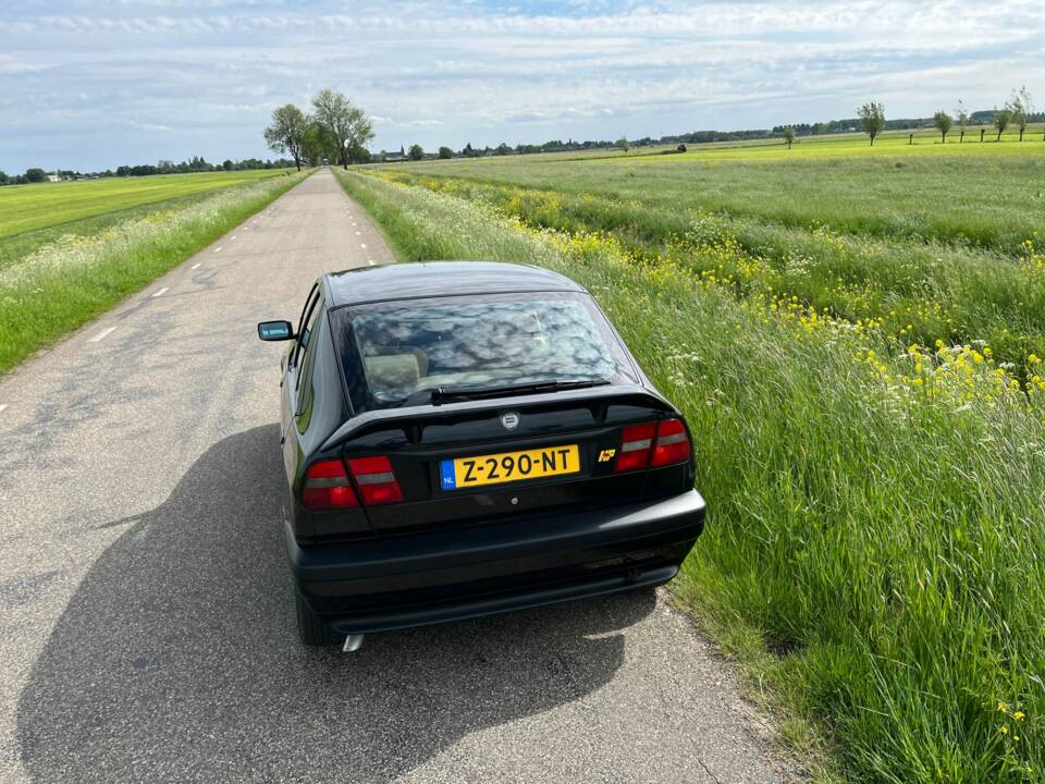 Bild 3/4 von Lancia Delta HF Turbo (1994)