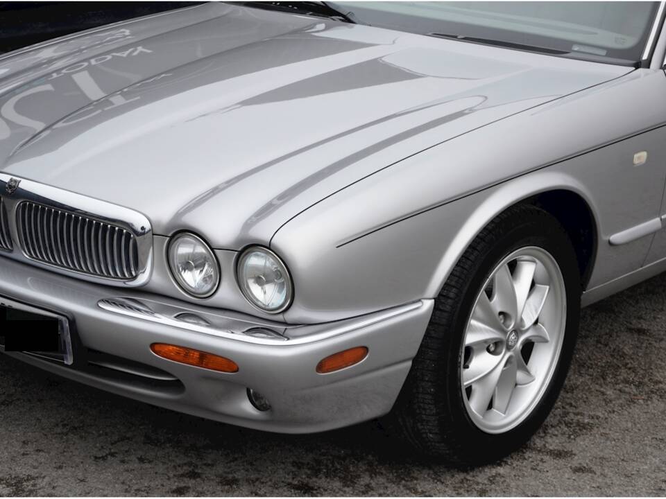 Bild 36/36 von Jaguar XJ 8 Sovereign (2000)