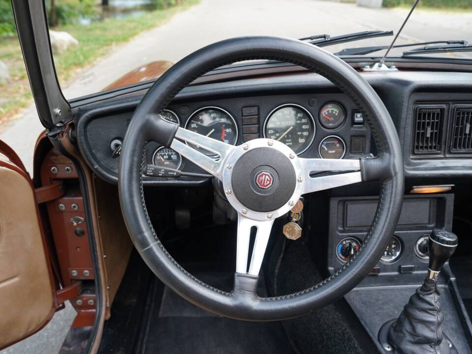 Image 57/100 of MG MGB (1978)