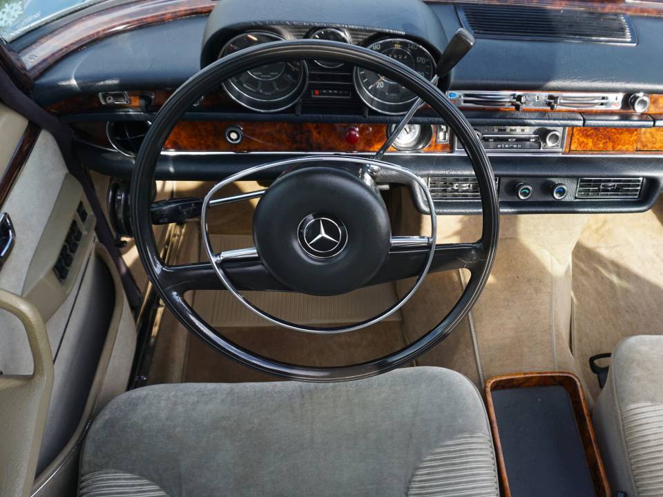 Image 19/49 of Mercedes-Benz 300 SEL (1968)